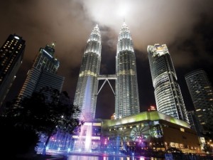 PETRONAS TWIN TOWERS, KUALA LUMPUR - MALAYSIA